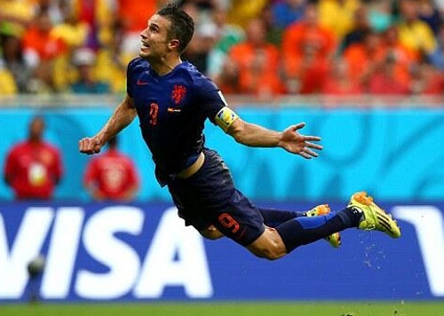 Van Persie bay nguoi danh dau ghi ban cho DT Ha Lan hinh anh