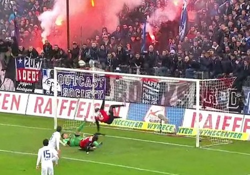 Thu mon va hau ve co 3 pha cuu thua trong 4 giay hinh anh