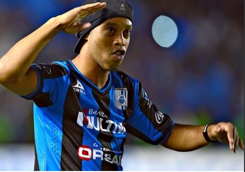 Ronaldinho co ke hoach gia nhap doi bong cu cua Beckham hinh anh