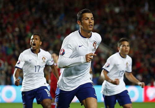 Ronaldo tro thanh chan sut vi dai nhat lich su EURO hinh anh