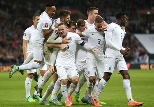 Rooney lap ky luc trong tran thu 100 khoac ao DT Anh hinh anh