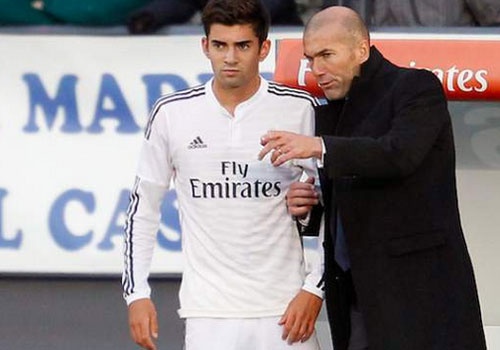 Con trai Zidane xu ly bong dieu nghe hinh anh