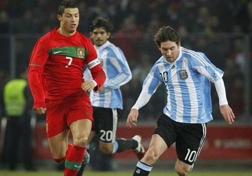 Argentina - Bo Dao Nha: Messi va Ronaldo chay dua cho QBV hinh anh