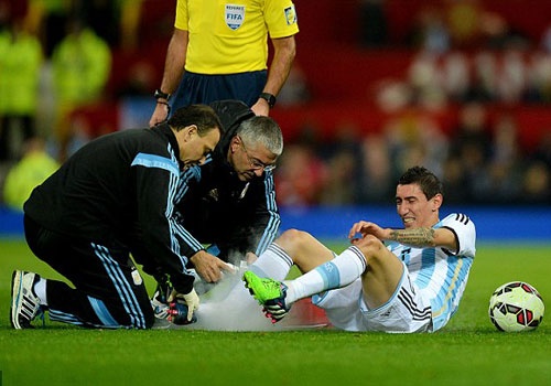 Nani vao bong triet ha khien Di Maria chan thuong hinh anh