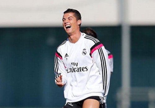Ronaldo cuoi che gieu Khedira vi bi Marcelo xo hang hinh anh