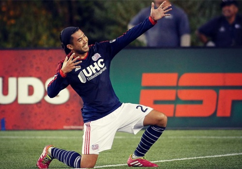 Sieu pham cua Lee Nguyen lot de cu ban thang dep nhat MLS 2014 hinh anh