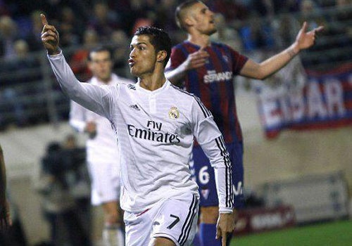 Ronaldo khong bi am anh boi ky luc ghi ban cua Messi hinh anh