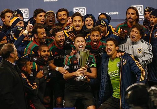 Lee Nguyen doi dau CLB cu cua Becks o chung ket MLS hinh anh