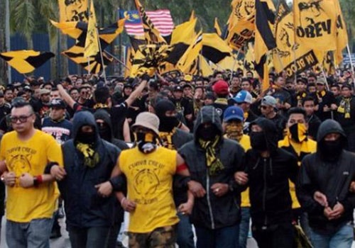 DT Malaysia duoc co vu boi nhung CDV qua khich hinh anh