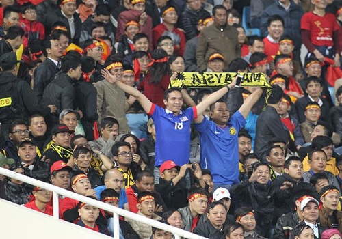 Hon chuc CDV Malaysia an mung giua 40.000 fan Viet o My Dinh hinh anh