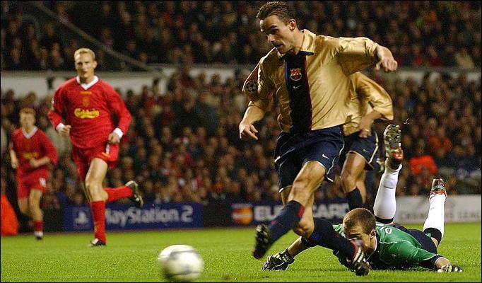 Overmars ghi ban thang dep vao luoi Liverpool hinh anh