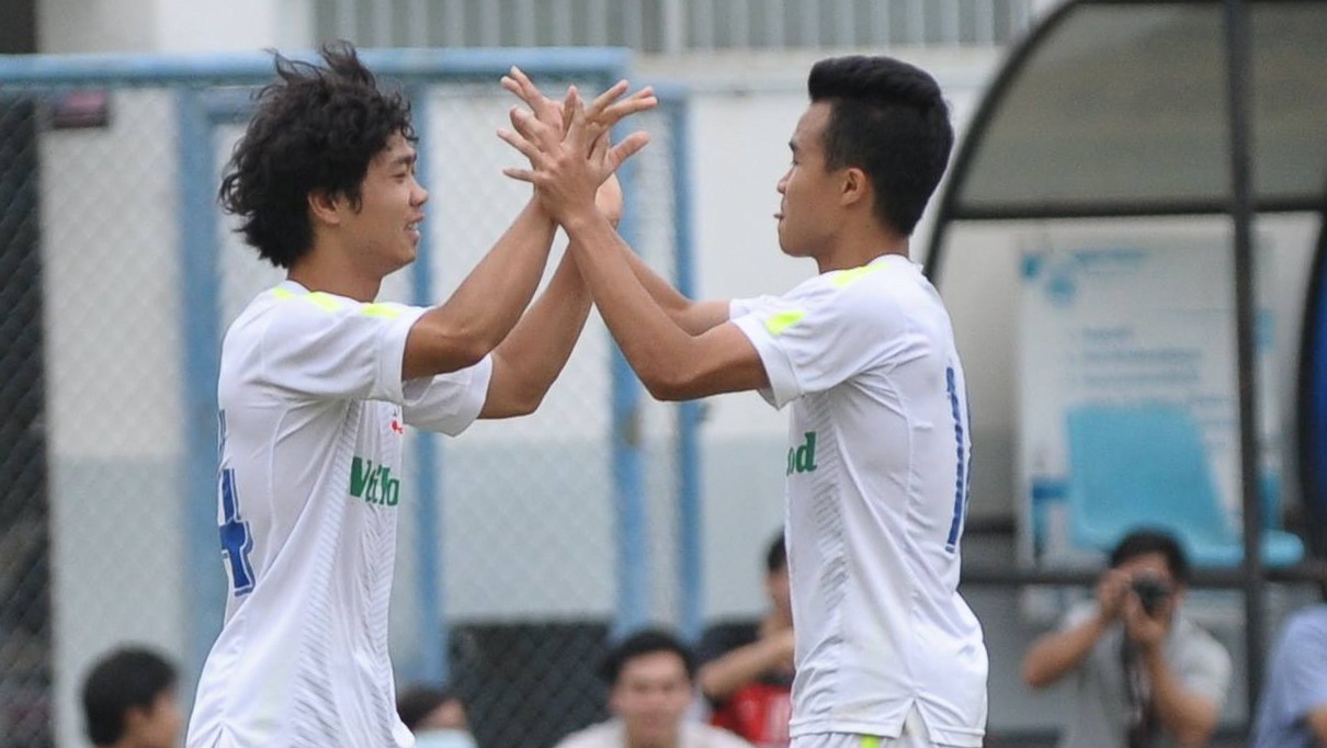 Chonburi 0-3 HAGL: Cong Phuong doc dien ghi ban hinh anh