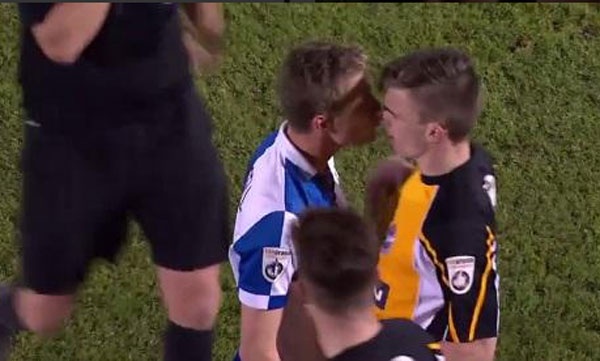 Lee Mansell hon cau thu doi phuong hinh anh