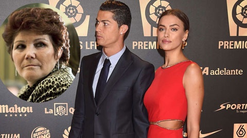 Ronaldo bo roi me vi ban gai trong dip Giang sinh hinh anh