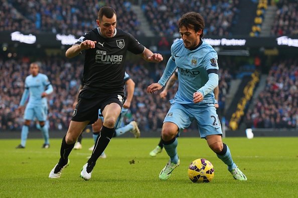 Dan truoc 2 ban, Man City van khong the gianh chien thang hinh anh