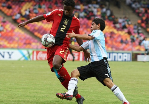 10 ngoi sao bong da so huu chieu cao khiem ton nhat the gioi hinh anh