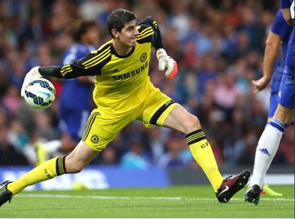 Diem tin: Chelsea nhan tin khong vui ve Courtois hinh anh