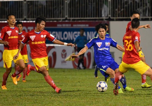 HAGL 4-2 Khanh Hoa: Cong Phuong solo ghi ban tuyet dep hinh anh