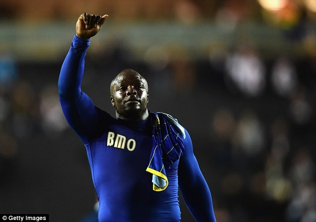 Cau thu nang 100 kg de doa Steven Gerrard o FA Cup hinh anh