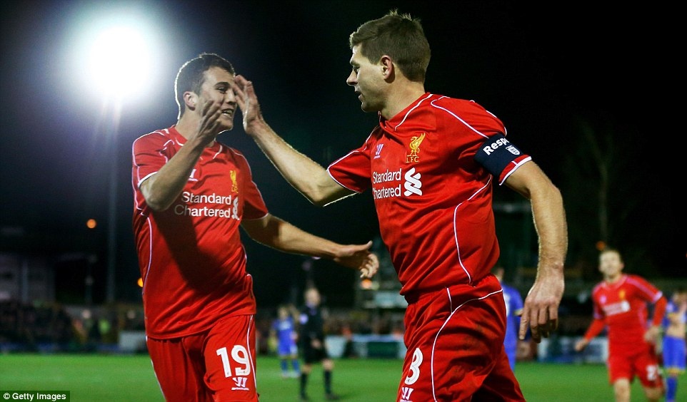 Cau thu nang 100 kg that bai trong cuoc do tai voi Gerrard hinh anh