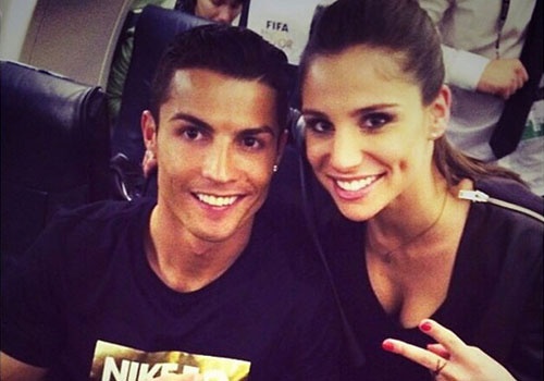 Ronaldo co bong hong moi sau khi chia tay sieu mau hinh anh