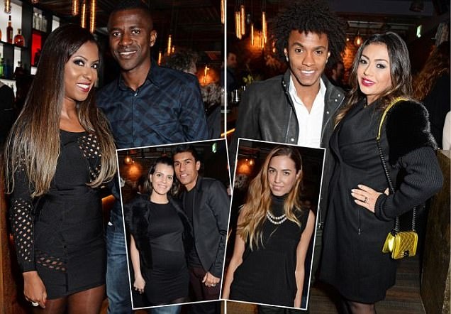 Sao Chelsea thich thu khi den nha hang Han Quoc hinh anh