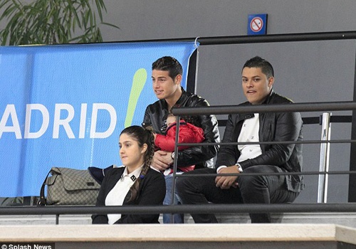 James Rodriguez co vu ba xa thi dau cho Real Madrid hinh anh