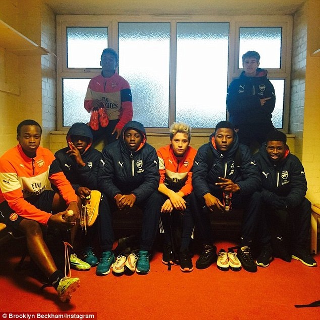 Quy tu nha Becks khoe anh chup cung dong doi o Arsenal hinh anh