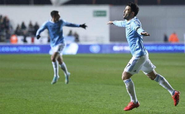 David Villa toa sang trong mau ao doi bong moi hinh anh