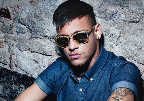 Neymar lam moi minh voi ve lanh lung nam tinh hinh anh