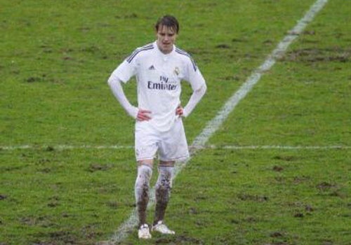 Nhung pha bong dang chu y cua Odegaard trong mau ao Real hinh anh