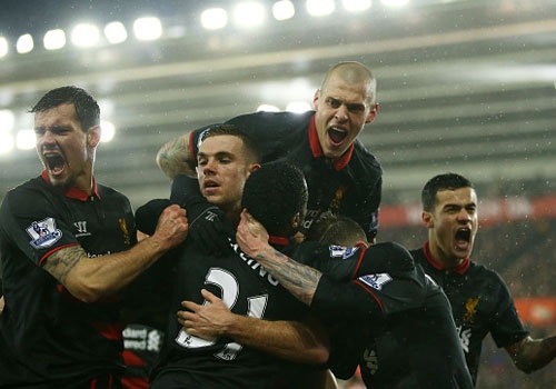Danh bai Southampton 2-0, Liverpool ap sat top 4 hinh anh