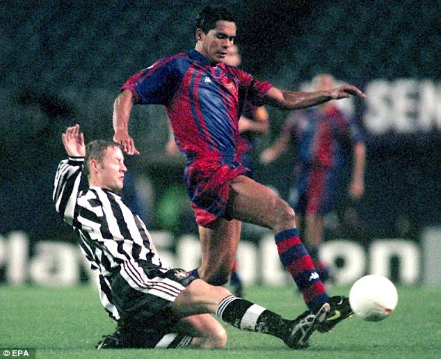 Newcastle 3-2 Barca hinh anh