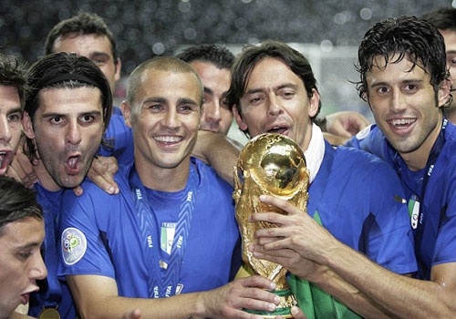 Huyen thoai Cannavaro doi dien an phat tu 10 thang hinh anh