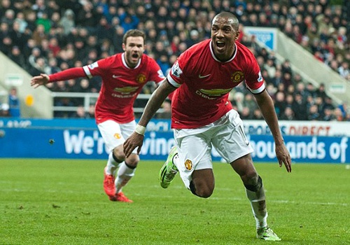 Ashley Young khang dinh M.U phot lo su chi trich hinh anh