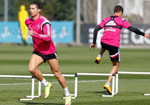 Cristiano Ronaldo miet mai tim lai phong do hinh anh