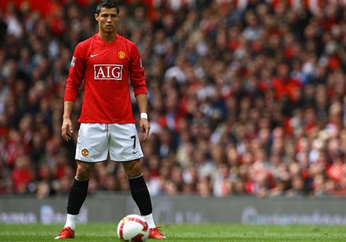 Huyen thoai Barca ung ho Real ban Ronaldo cho M.U hinh anh