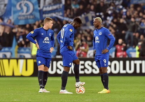 Lukaku khong the cuu Everton o Europa League hinh anh