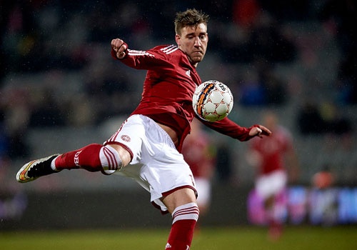 Hang thai cua Arsenal ghi hat-trick vao luoi DT My hinh anh