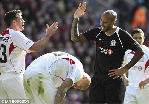 Thierry Henry pho dien ky thuat khien CDV phan khich hinh anh
