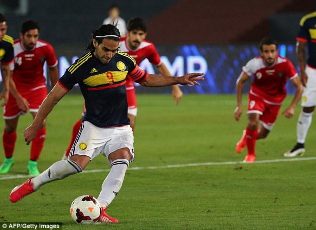 Falcao toa sang khi tro ve khoac ao DT Colombia hinh anh