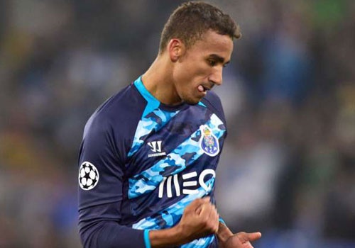 Real co tan binh dau tien tri gia 31,5 trieu euro hinh anh