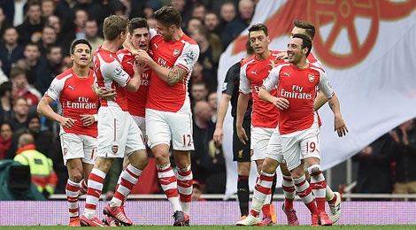 Ha guc Liverpool 4-1, Arsenal len nhi bang hinh anh