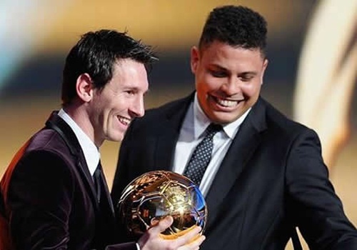 'Nguoi ngoai hanh tinh' Ronaldo muon bo tien tui mua Messi hinh anh