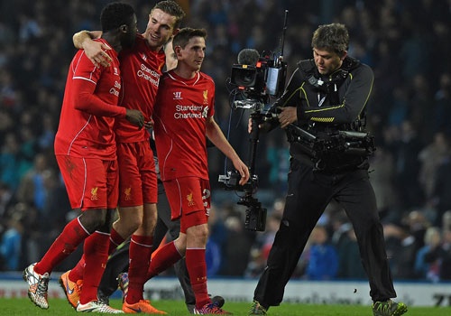 Liverpool vao ban ket cup FA nho Coutinho hinh anh