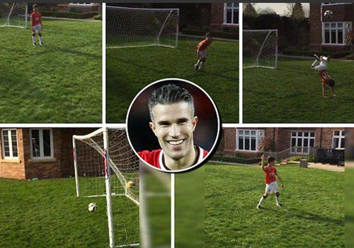 Con trai Van Persie an mung ban thang hai huoc hinh anh