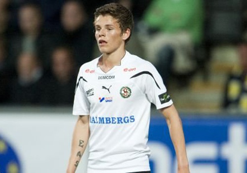 Cau thu tuc gian huc dau vao xa ngang sau ban thua hinh anh