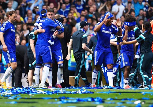 HLV Mourinho muon giup Chelsea co them nhieu cup vo dich hinh anh