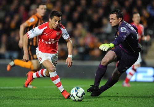 Sanchez lap cu dup, Arsenal danh bai Hull City 3-1 hinh anh