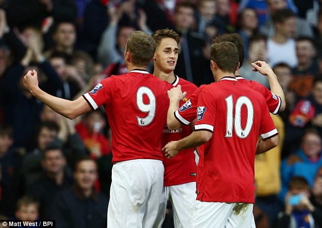 Pha ghi ban dep mat cua Januzaj vao luoi U21 Man City hinh anh
